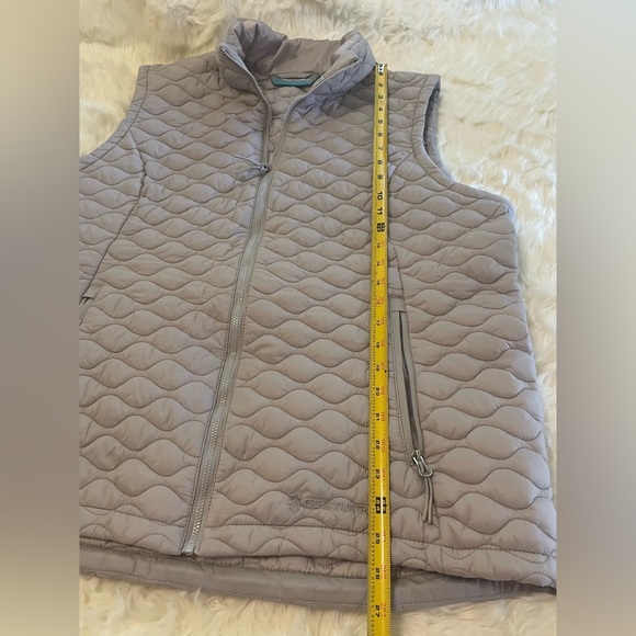 Gray Quilted Vest - Picture 4 of 7